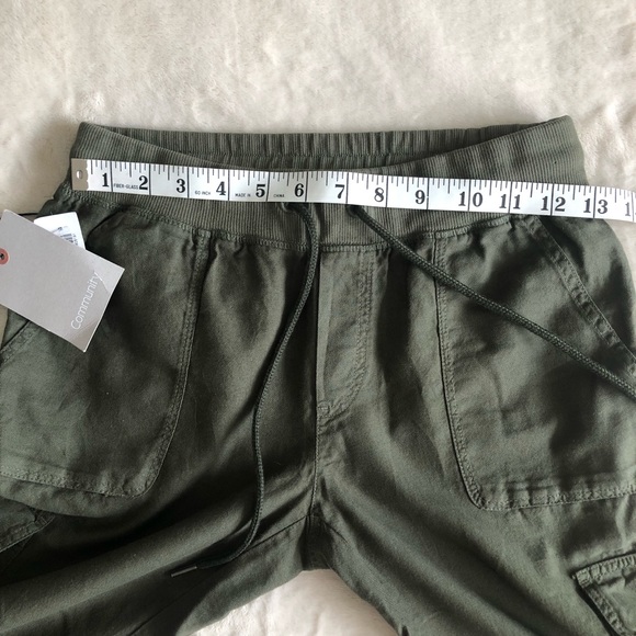 SOLD Aritzia Community Cebu Cargo Pants Green - Picture 9 of 12